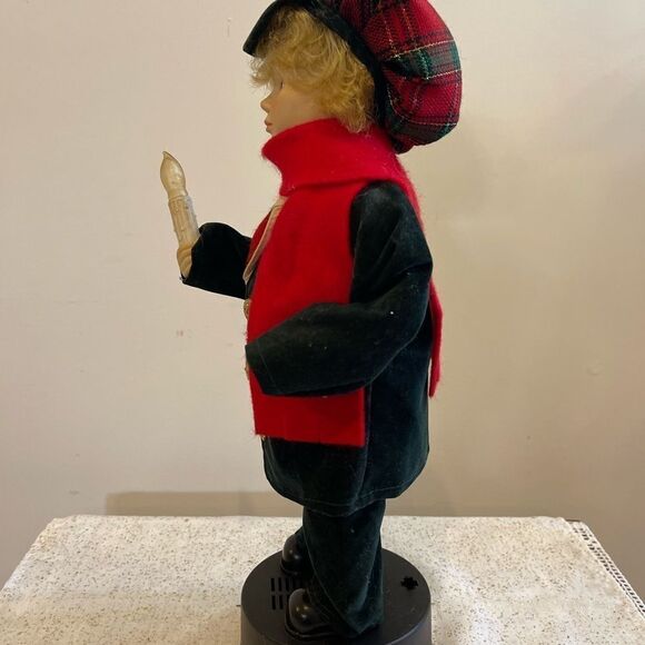 musical and LIGHT 🎄 Vintage boy figure 🎄 Christmas vintage figures🎄 - Picture 4 of 14